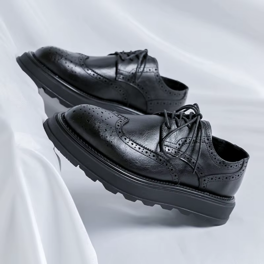 Heritage brogues with classic detailing for men | West