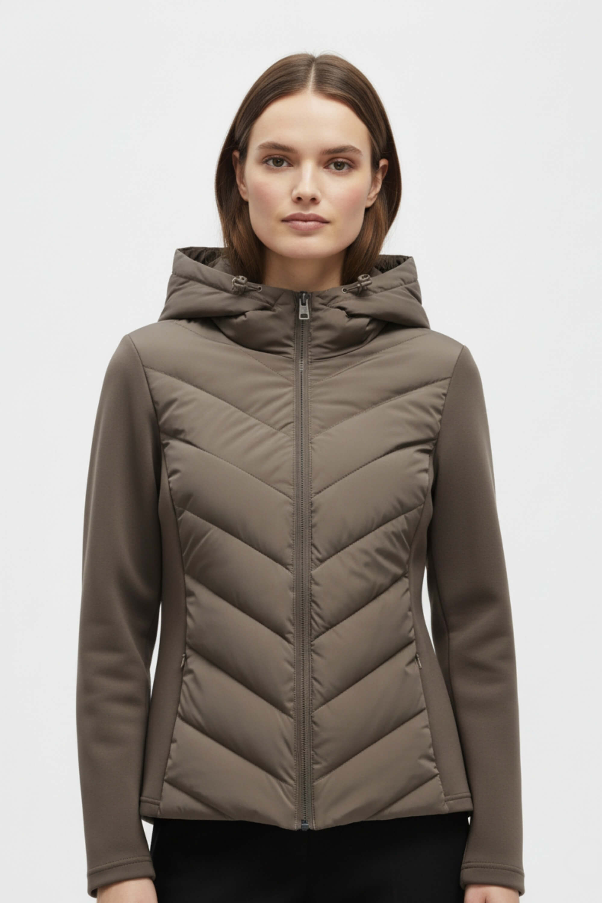 Hooded puffer jacket with sleek silhouette for women | Caurelle