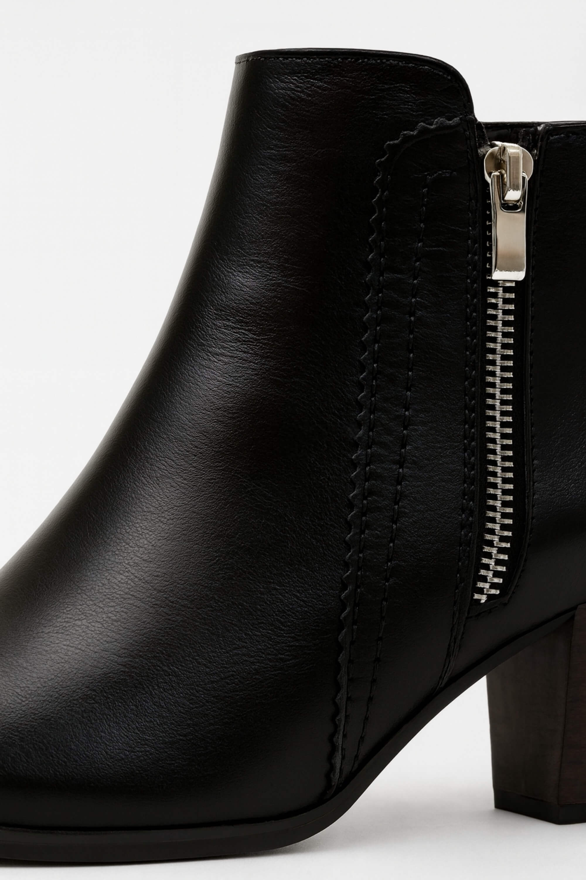 Ankle boots with chunky mid-heel for women | Caurelle